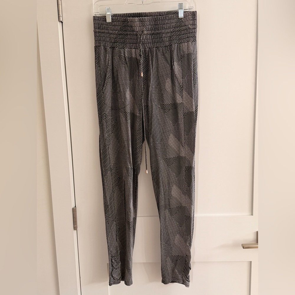 Jofit Black & White Patterned Active Joggers